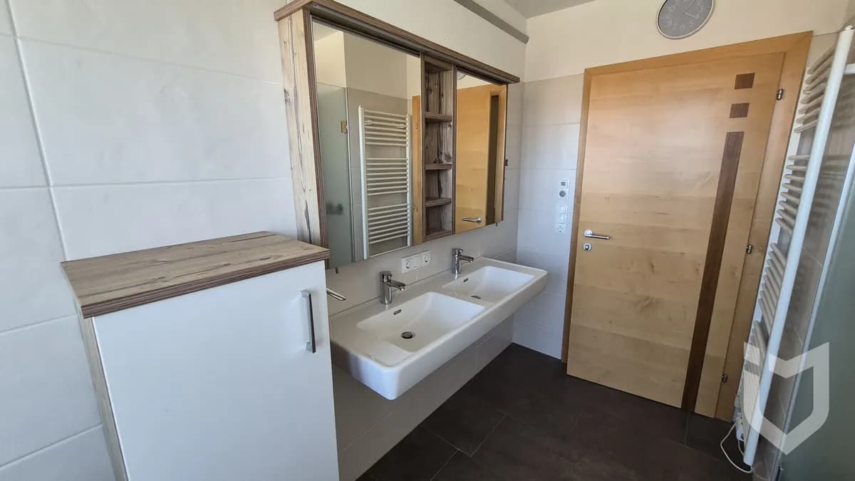 8-Zimmer-Gewerbeimmobilie kaufen in Amstetten – 270 m², € 599.000 – Bild 9 von 16