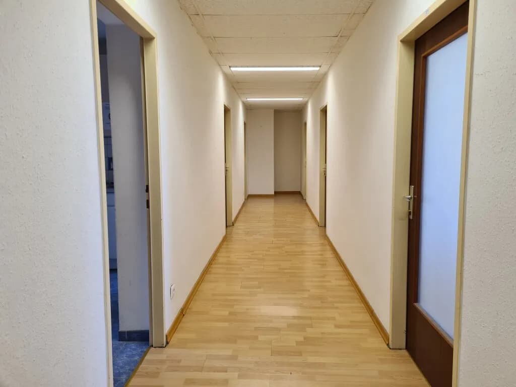 1-Zimmer-Gewerbeimmobilie mieten in Korneuburg – 14 m², € 130 – Bild 4 von 5