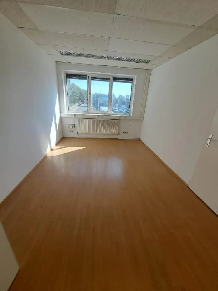 1-Zimmer-Gewerbeimmobilie mieten in Wien – 34 m², € 300 – Bild 2 von 5