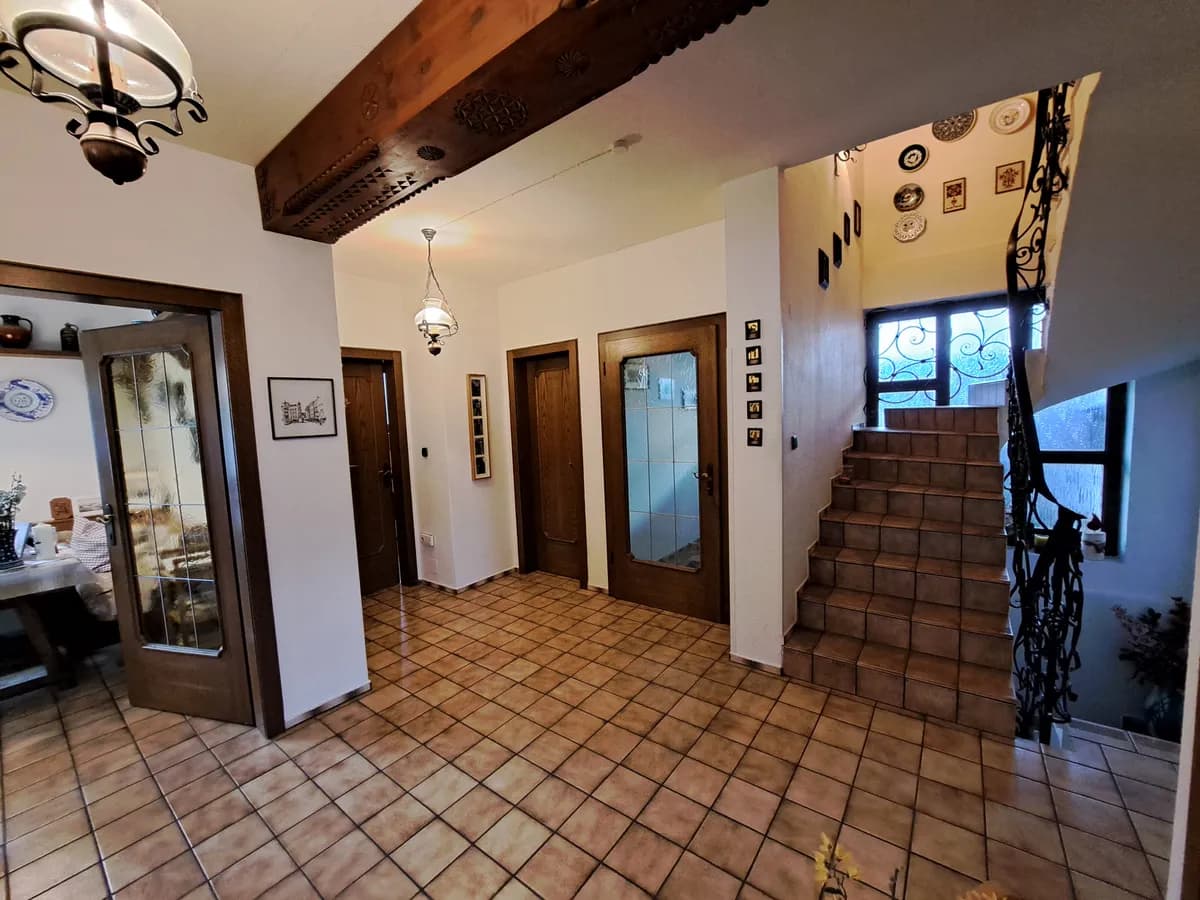 6-Zimmer-Haus kaufen in Gmunden – 200 m², € 598.000 – Bild 4 von 11