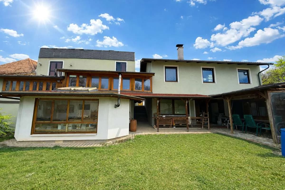 8-Zimmer-Haus kaufen in Hollabrunn – 383 m², € 119.000