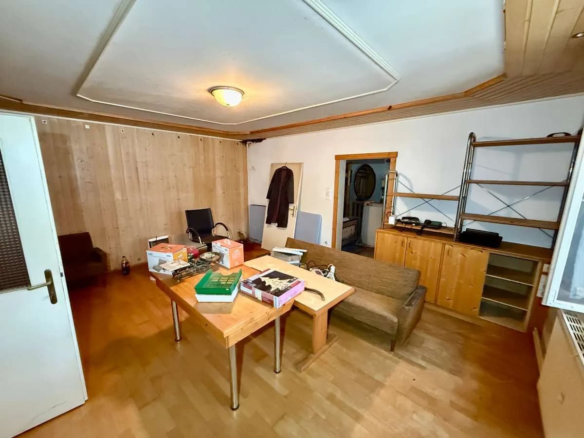 8-Zimmer-Haus kaufen in Hollabrunn – 383 m², € 119.000 – Bild 8 von 21