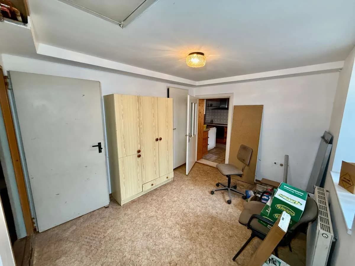 8-Zimmer-Haus kaufen in Hollabrunn – 383 m², € 119.000 – Bild 10 von 21