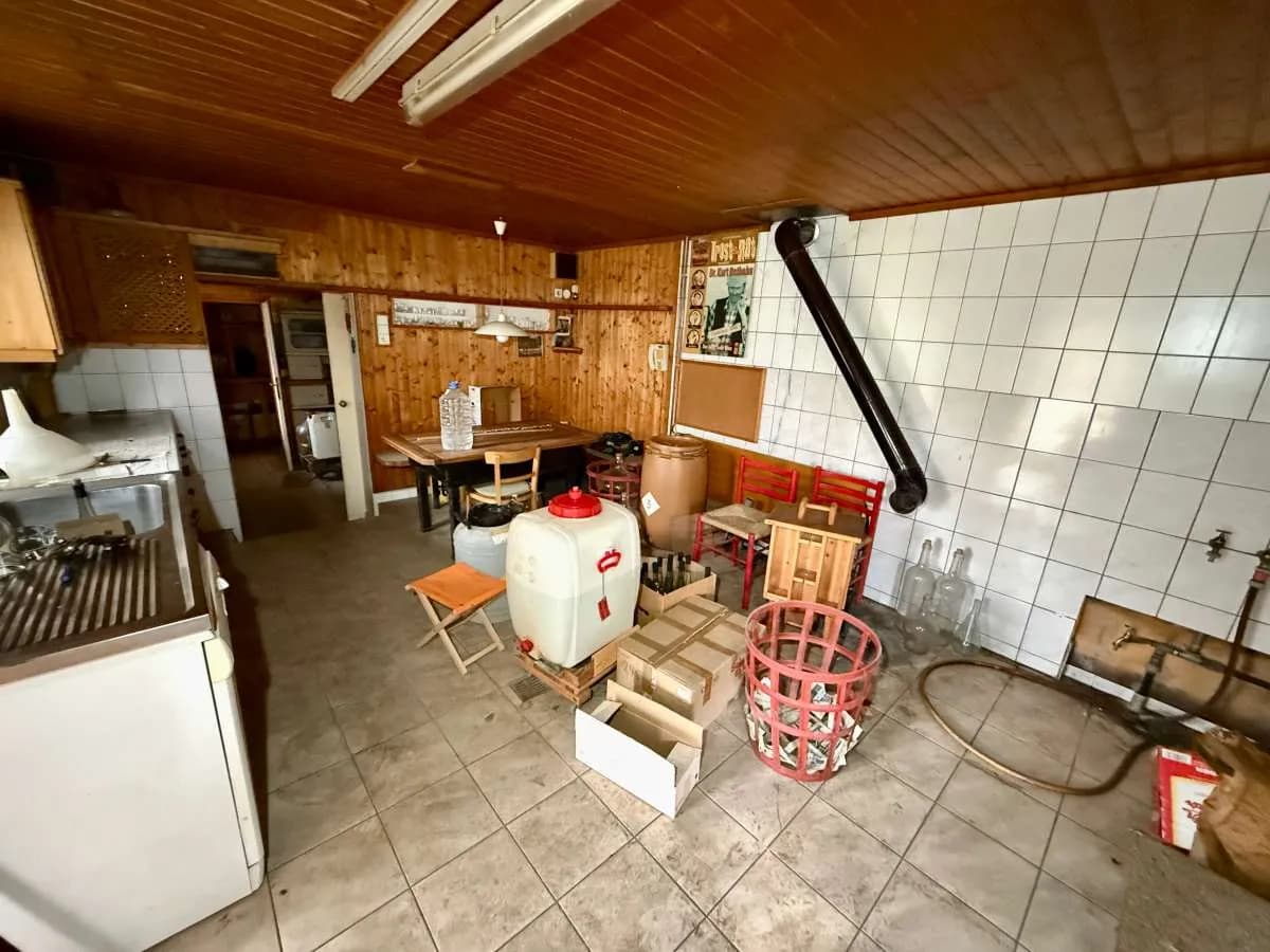 8-Zimmer-Haus kaufen in Hollabrunn – 383 m², € 119.000 – Bild 16 von 21