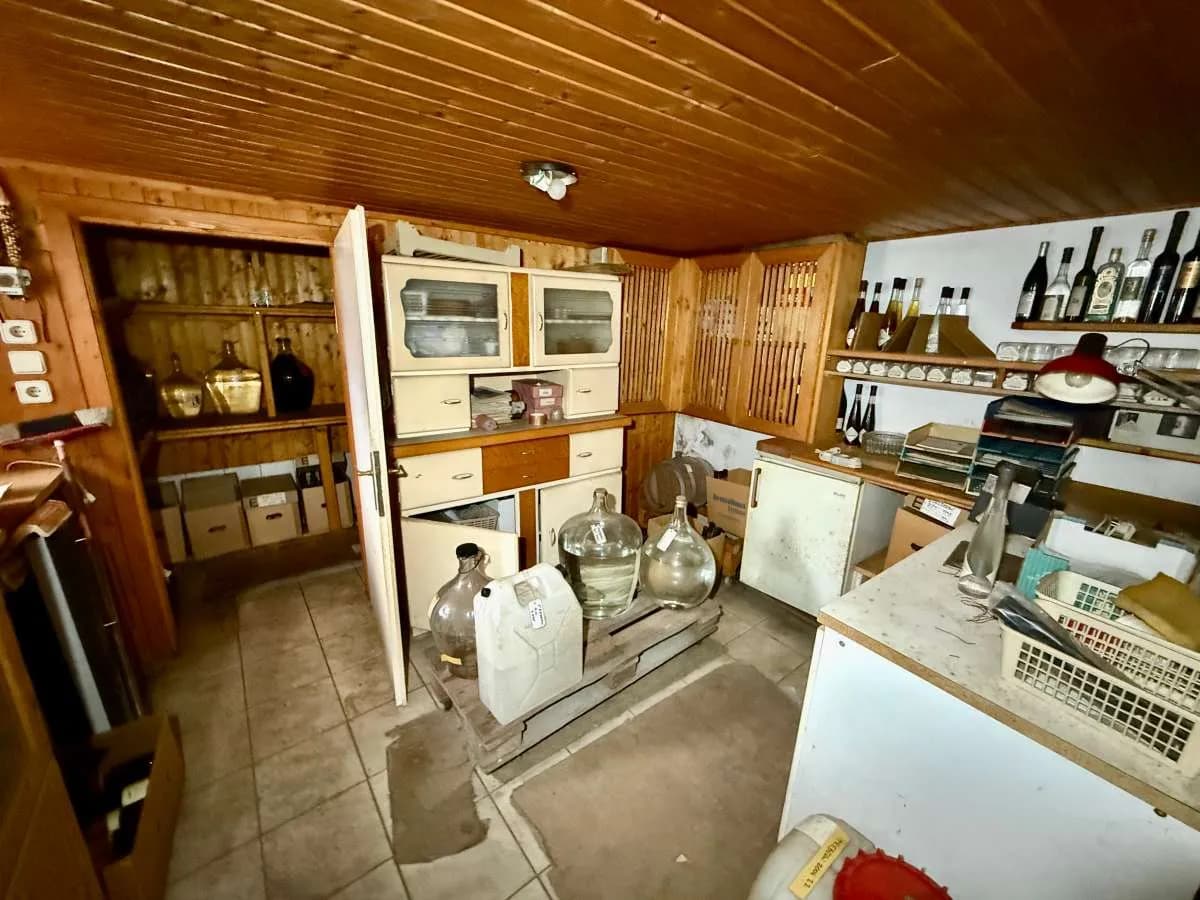 8-Zimmer-Haus kaufen in Hollabrunn – 383 m², € 119.000 – Bild 17 von 21