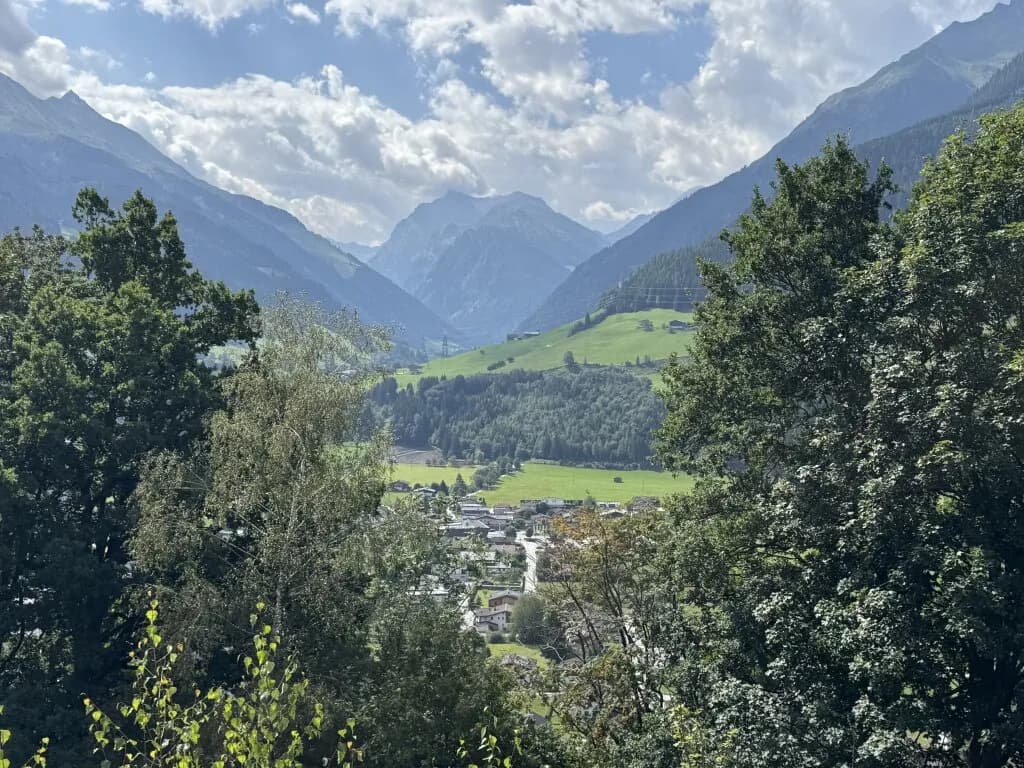Grundstück kaufen in Zell am See – 1 002 m², € 680.000 – Bild 2 von 13