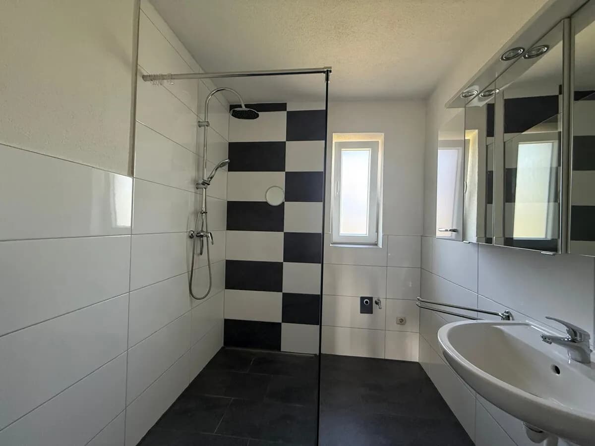 Gewerbeimmobilie kaufen in Braunau am Inn – 156,91 m², € 425.000 – Bild 8 von 12