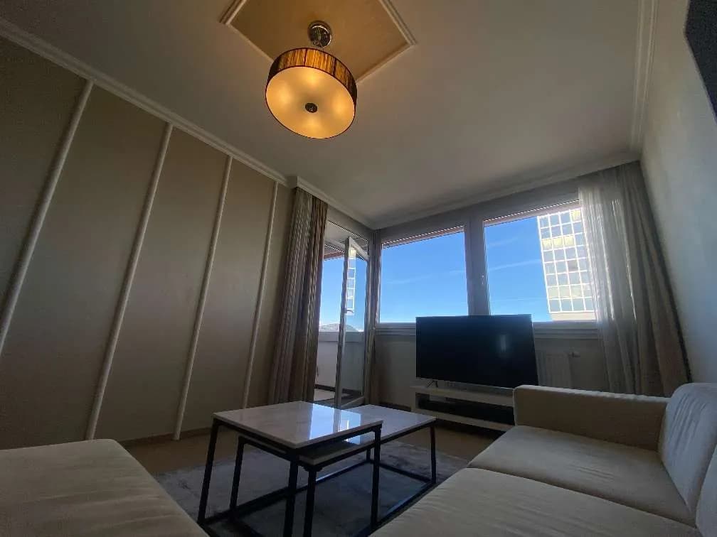 2-Zimmer-Wohnung mieten in Linz – 43 m², € 1.450 – Bild 2 von 13