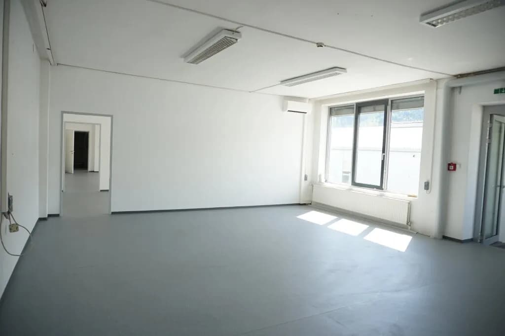 Gewerbeimmobilie mieten in Bruck-Mürzzuschlag – 205 m², € 1.394 – Bild 2 von 5
