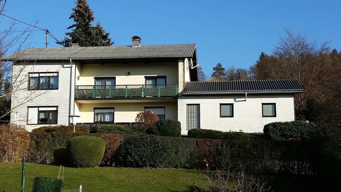8-Zimmer-Gewerbeimmobilie kaufen in Vöcklabruck – 190 m², € 365.000