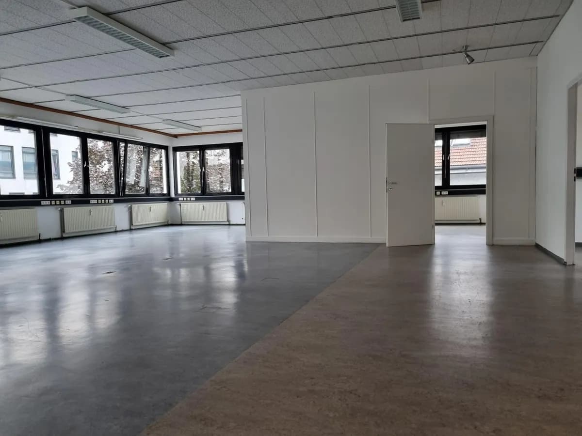 5-Zimmer-Gewerbeimmobilie mieten in Steyr – 195 m², € 915