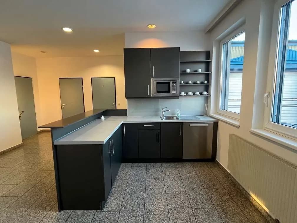 2-Zimmer-Gewerbeimmobilie mieten in Wels-Land – 349 m², € 2.351 – Bild 7 von 14