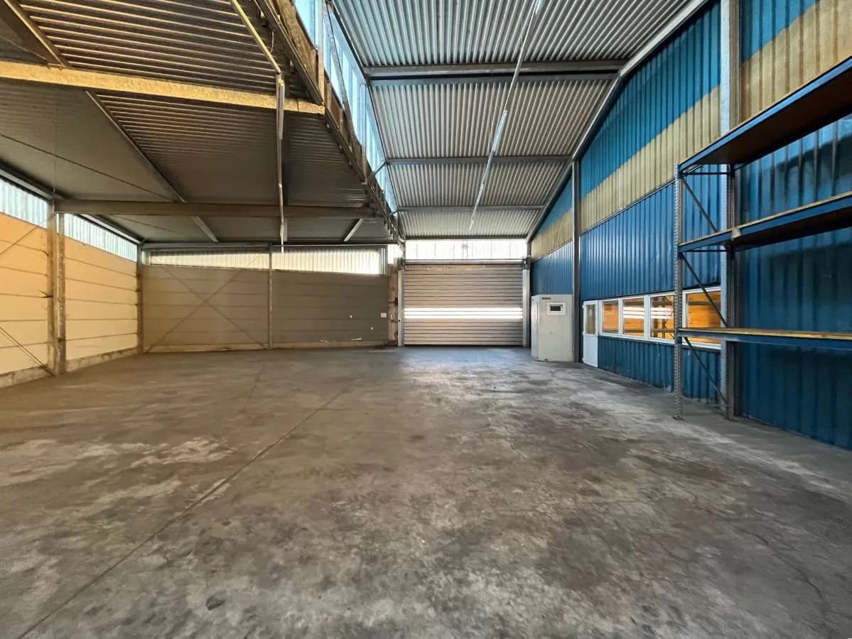 2-Zimmer-Gewerbeimmobilie mieten in Wels-Land – 349 m², € 2.351 – Bild 12 von 14