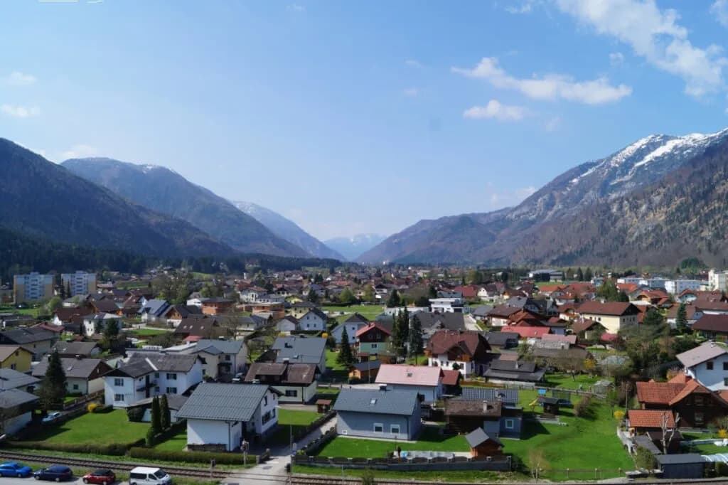 3-Zimmer-Wohnung kaufen in Gmunden – 83,25 m², € 239.000 – Bild 7 von 12
