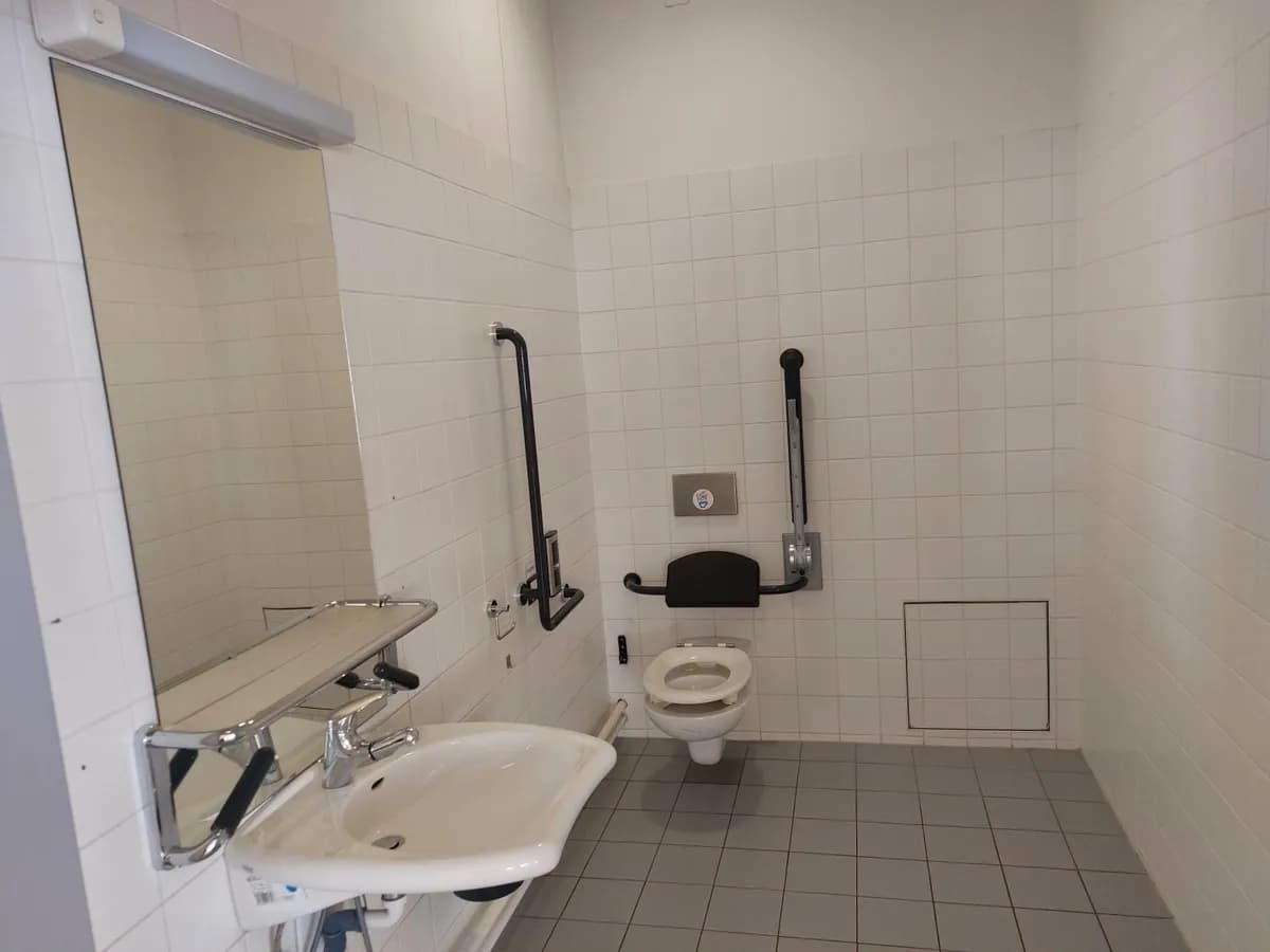 4-Zimmer-Gewerbeimmobilie mieten in Wien – 325 m², € 5.090 – Bild 6 von 16