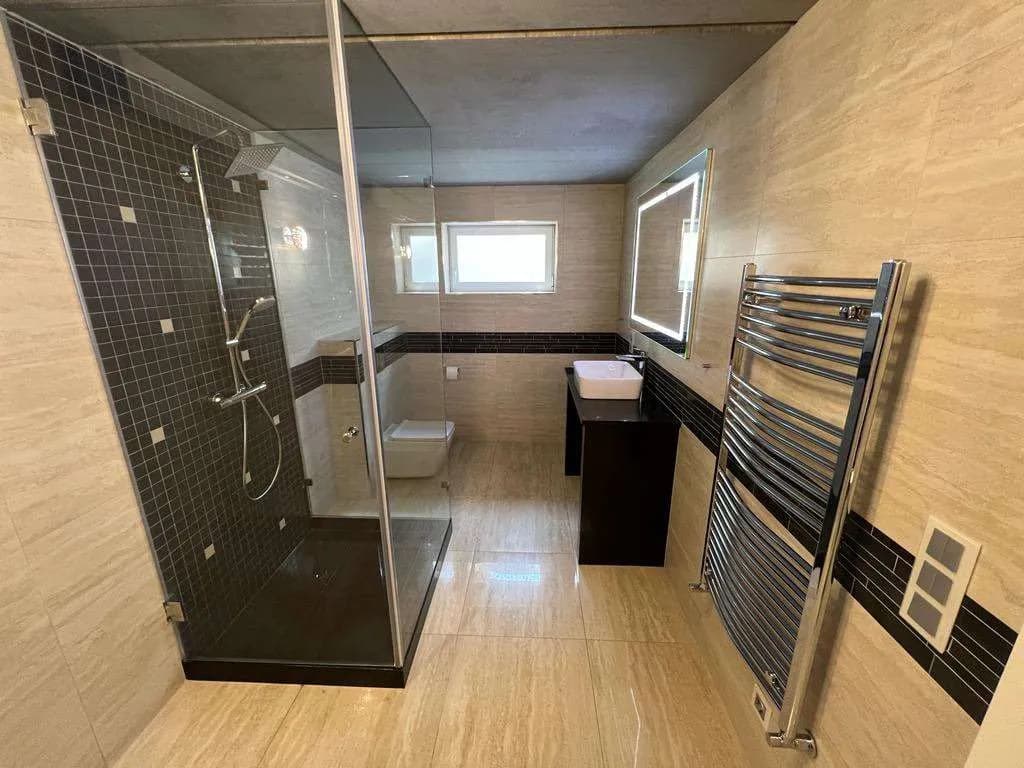 4-Zimmer-Haus mieten in Wien – 182 m², € 2.870 – Bild 10 von 11