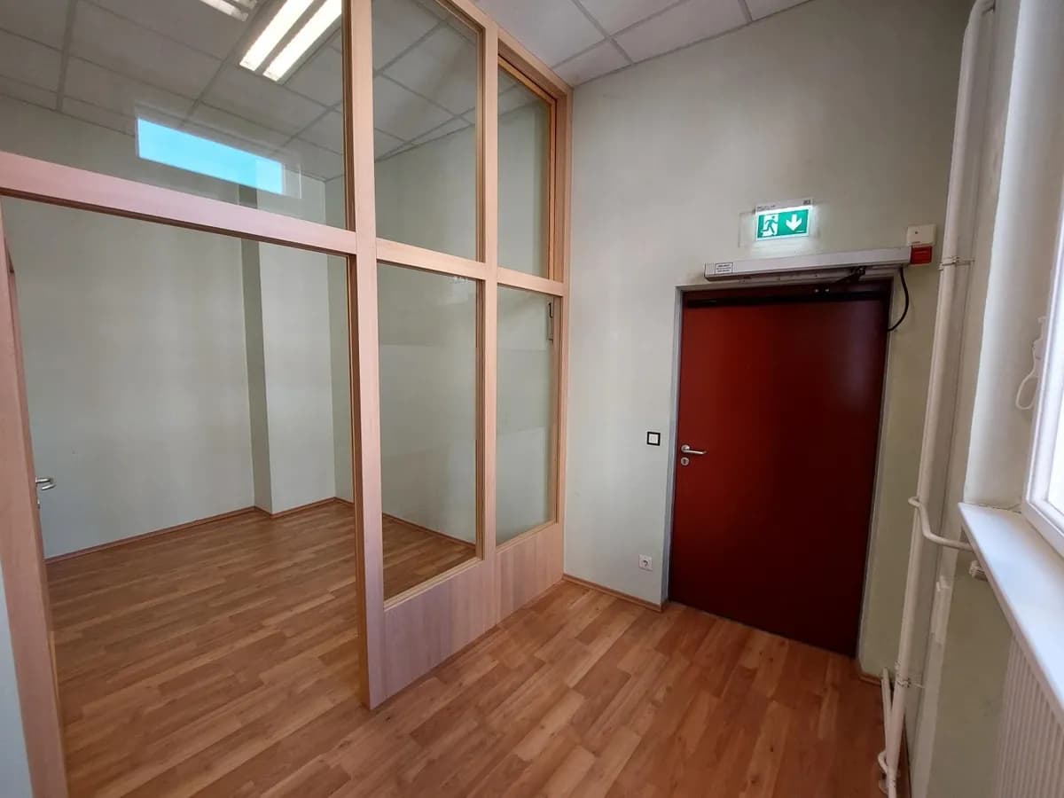 6-Zimmer-Gewerbeimmobilie mieten in Wien – 389 m², € 6.092 – Bild 18 von 18