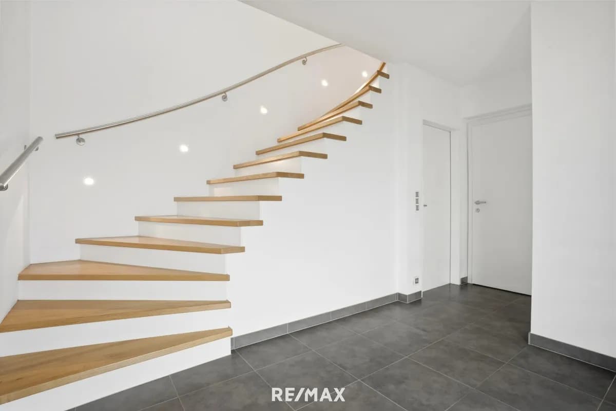 11-Zimmer-Haus kaufen in Linz Land – 243 m², € 640.000 – Bild 3 von 15