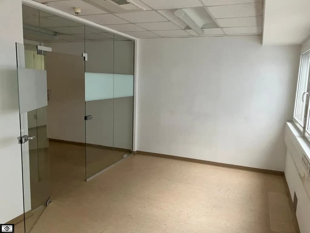 3-Zimmer-Gewerbeimmobilie mieten in Wien – 555 m², € 7.493 – Bild 2 von 8