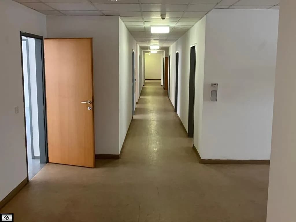 3-Zimmer-Gewerbeimmobilie mieten in Wien – 555 m², € 7.493 – Bild 3 von 8