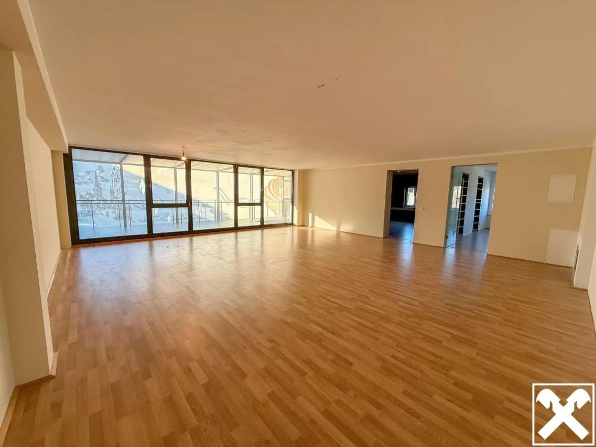 Gewerbeimmobilie mieten in Urfahr-Umgebung – 125 m², € 1.274