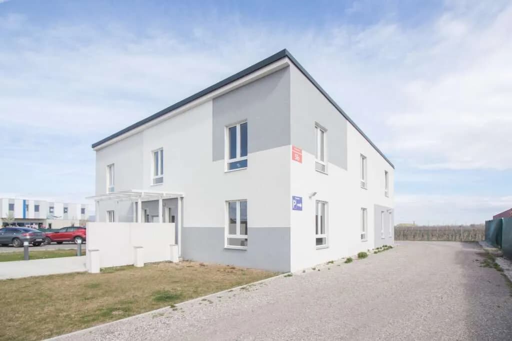 1-Zimmer-Gewerbeimmobilie mieten in Baden – 24 m², € 250 – Bild 3 von 22