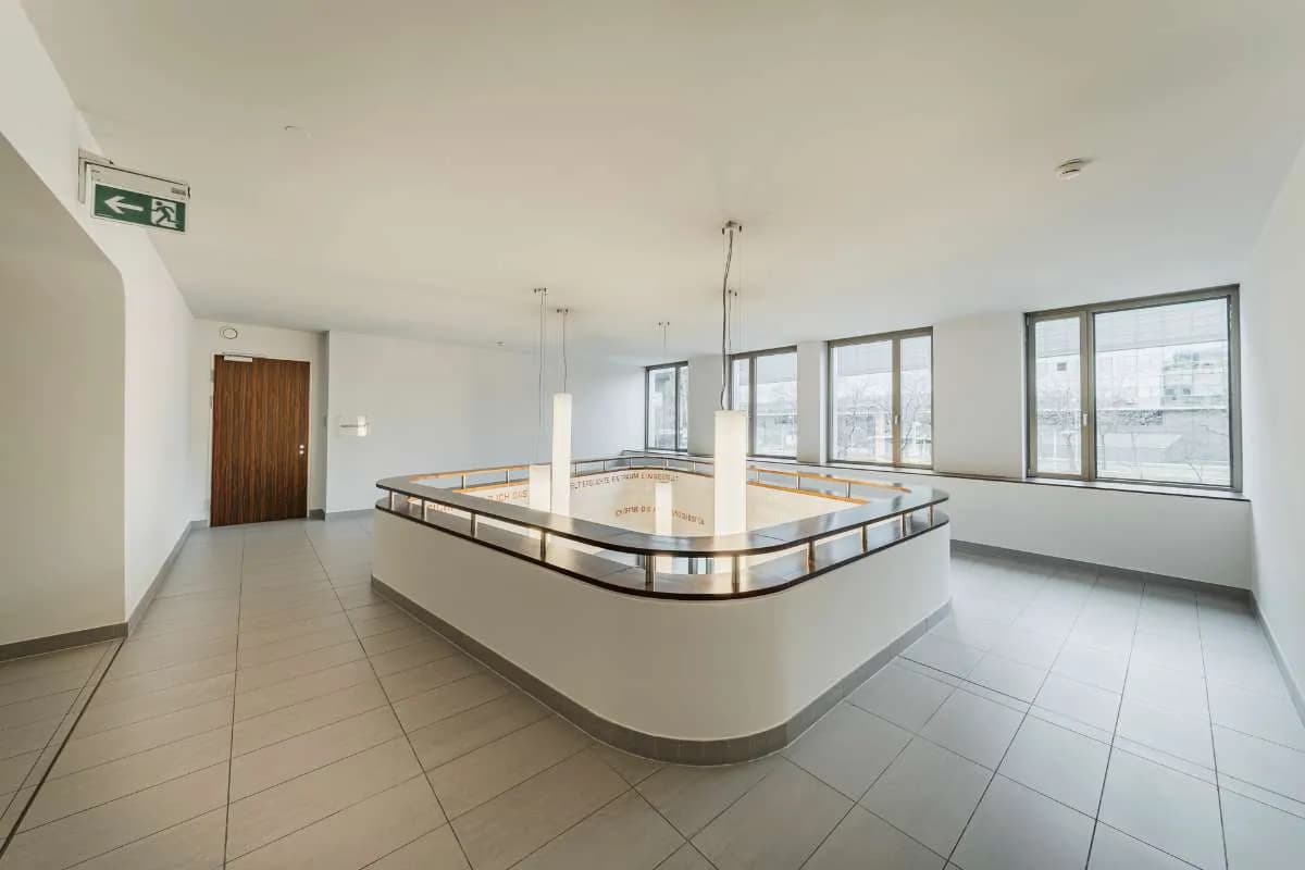 Gewerbeimmobilie mieten in Wien – 1 164 m², € 14 – Bild 2 von 16