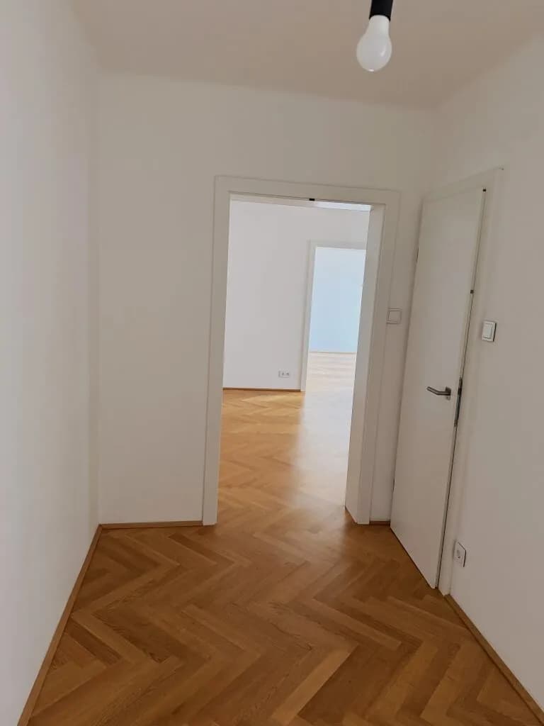 2-Zimmer-Wohnung mieten in Wels – 83 m², € 893 – Bild 12 von 19