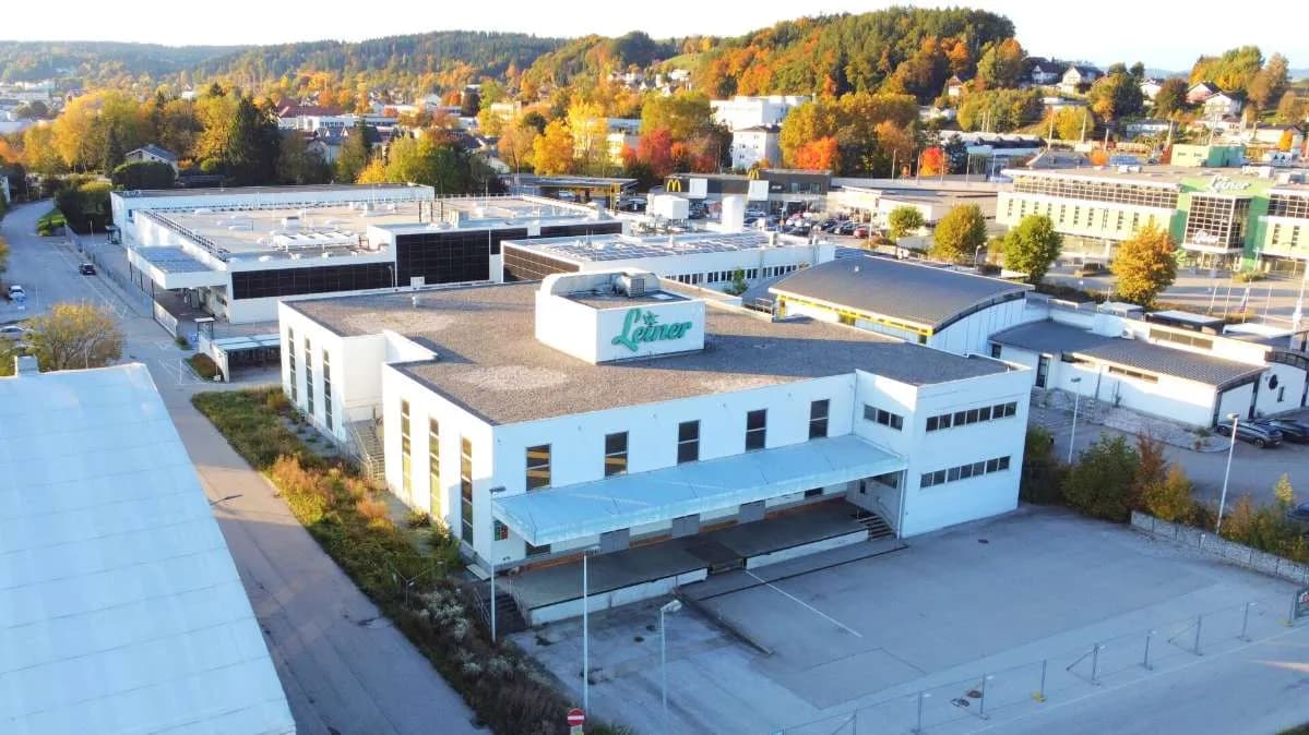 Gewerbeimmobilie mieten in Vöcklabruck – 3 262 m²