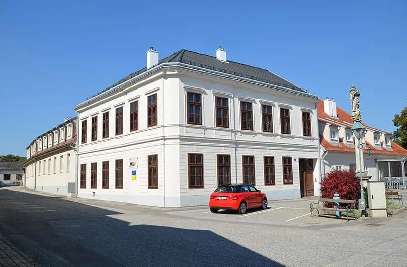 Gewerbeimmobilie mieten in Hollabrunn – 64,24 m², € 601