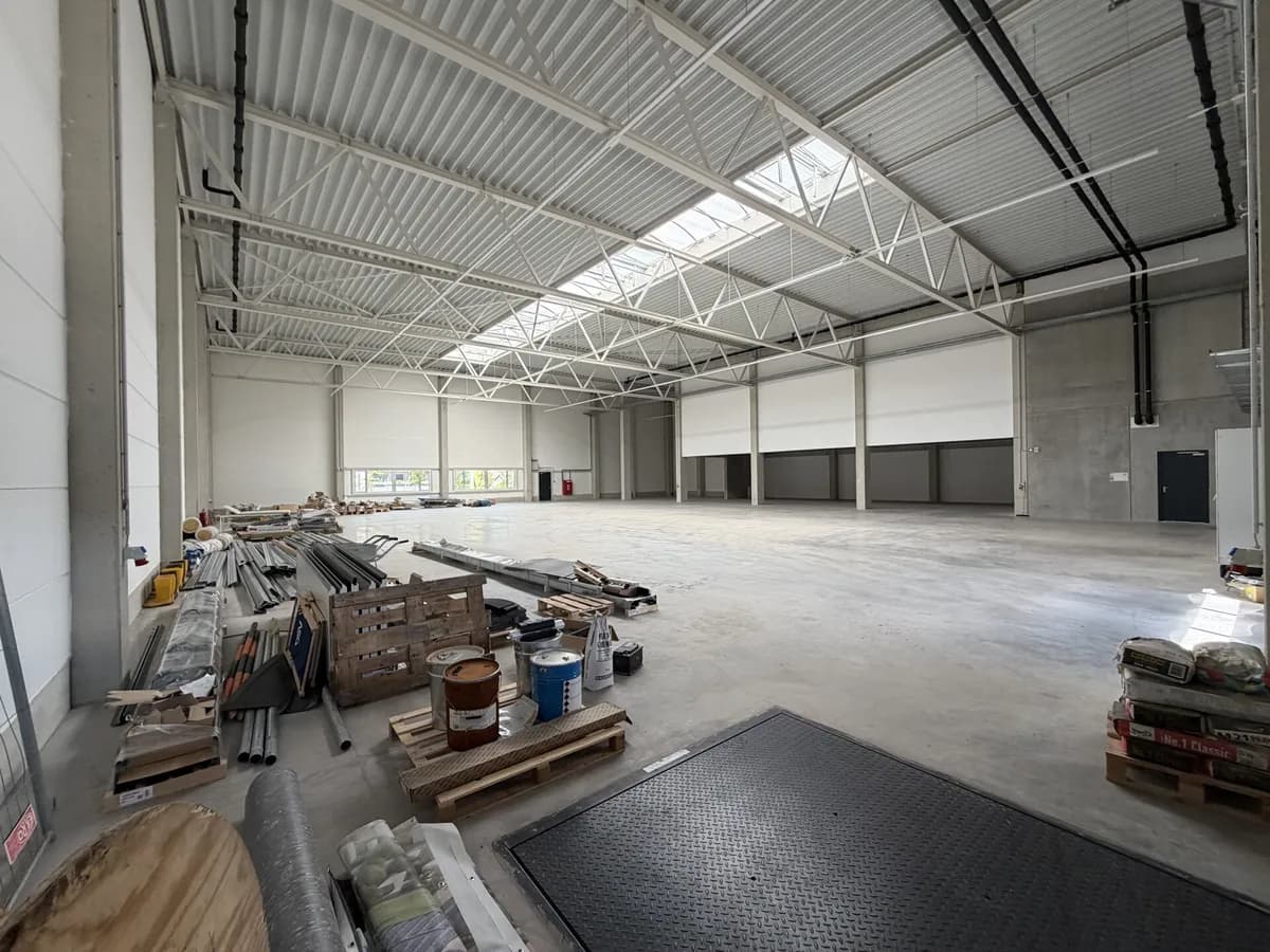 Gewerbeimmobilie mieten in Wien – 1 769 m², € 8.055 – Bild 1 von 10