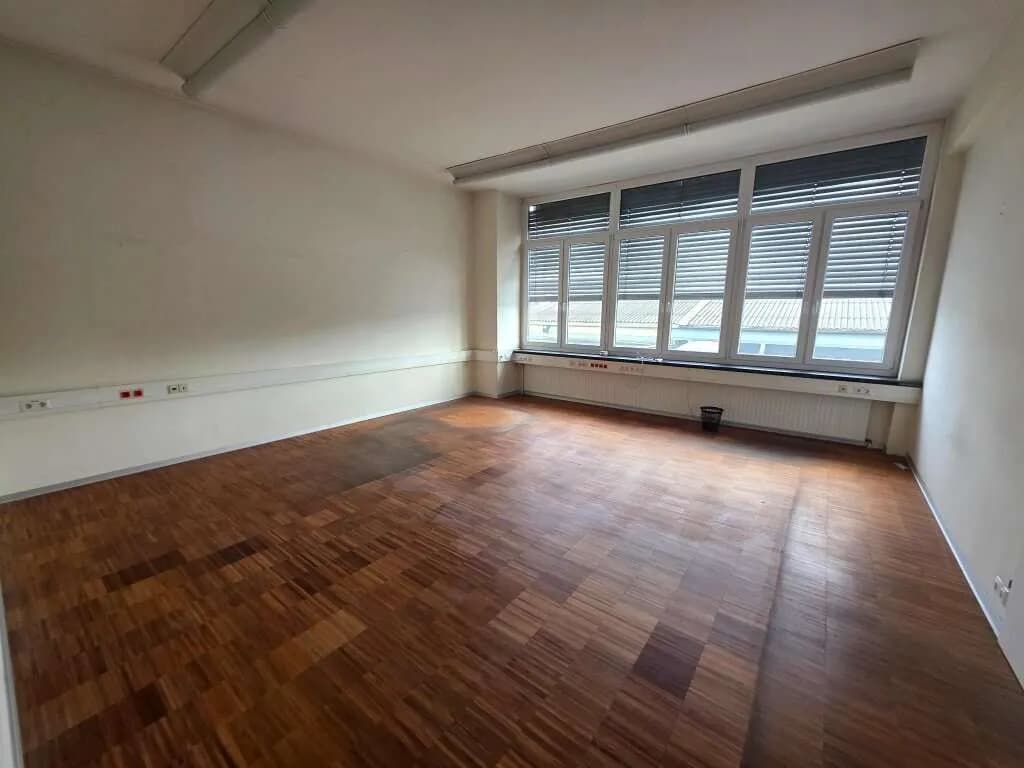 Gewerbeimmobilie mieten in Baden – 193 m², € 1.577 – Bild 5 von 8