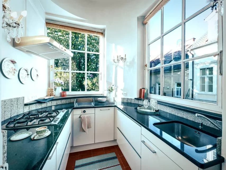 6-Zimmer-Wohnung mieten in Graz – 240,94 m², € 3.094 – Bild 3 von 8