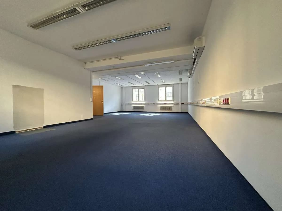 Gewerbeimmobilie mieten in Wien – 370 m², € 11 – Bild 2 von 5