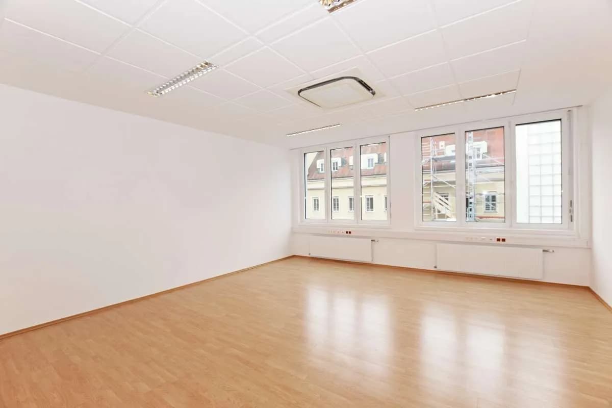 Gewerbeimmobilie mieten in Wien – 248 m², € 14