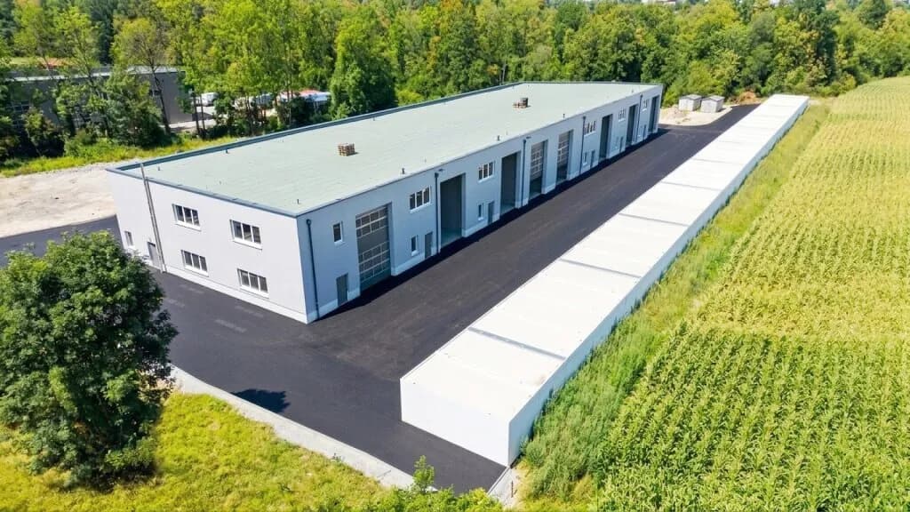 Gewerbeimmobilie mieten in Vöcklabruck – 97 m², € 900 – Bild 2 von 22