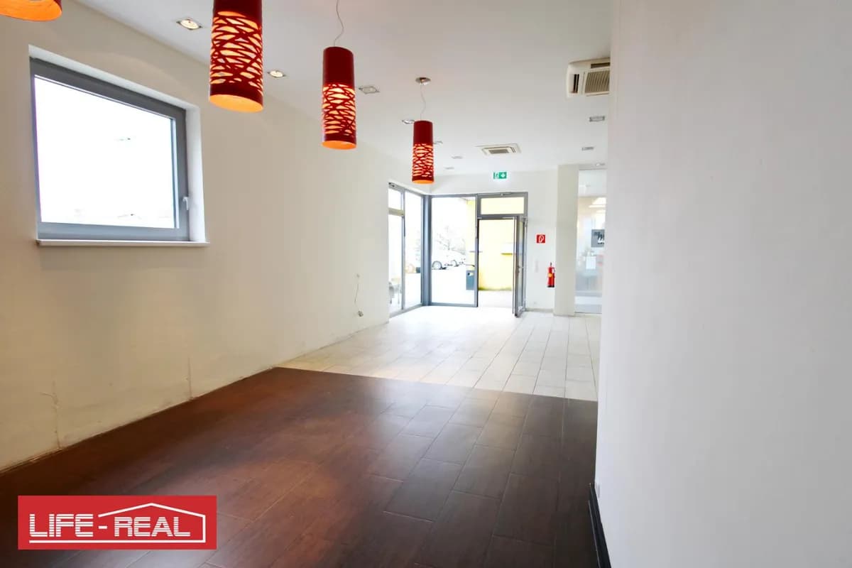 Gewerbeimmobilie kaufen in Linz Land – 89 m², € 219.000