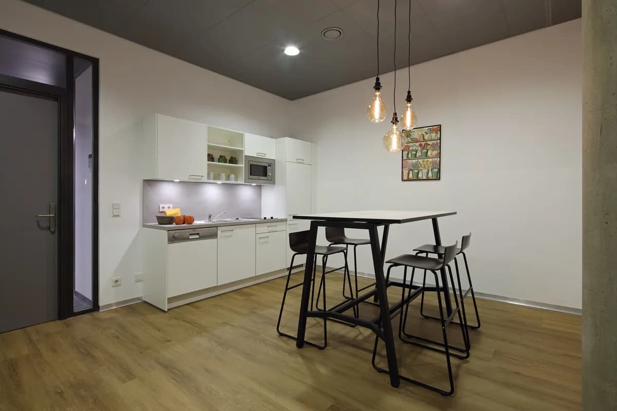 Gewerbeimmobilie mieten in Wien – 1 717 m², € 31.590 – Bild 4 von 7