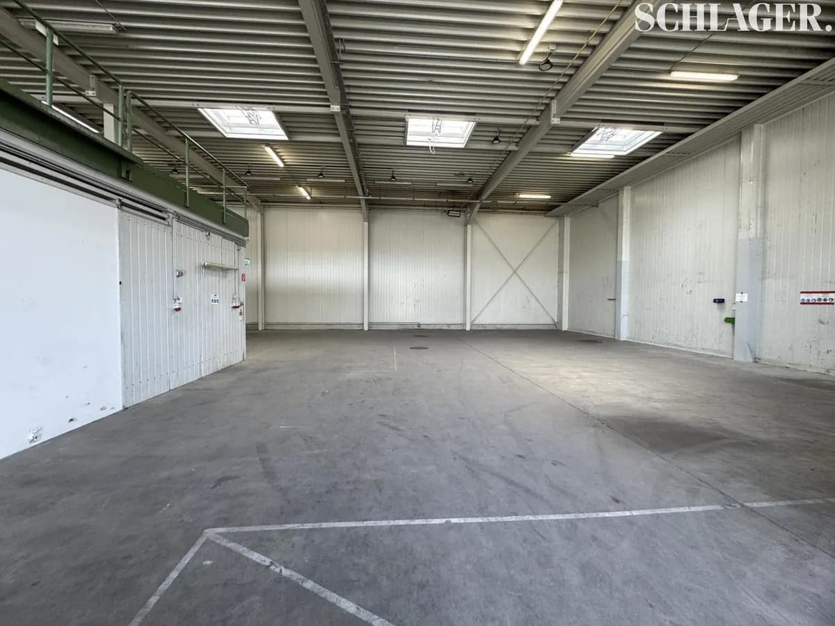 Gewerbeimmobilie mieten in Graz – 914 m², € 8.432