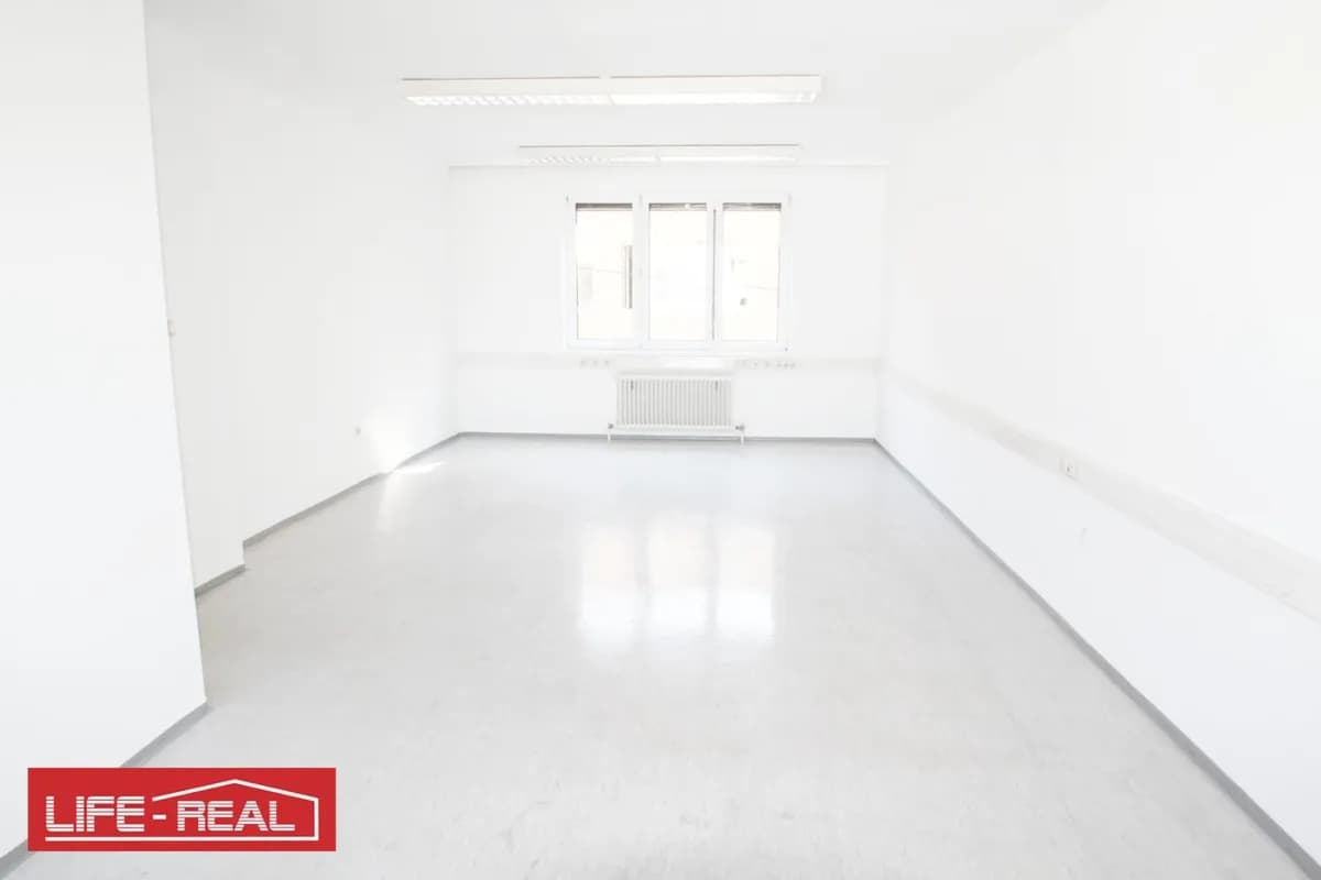 3-Zimmer-Gewerbeimmobilie mieten in Linz – 92 m², € 1.004 – Bild 2 von 9