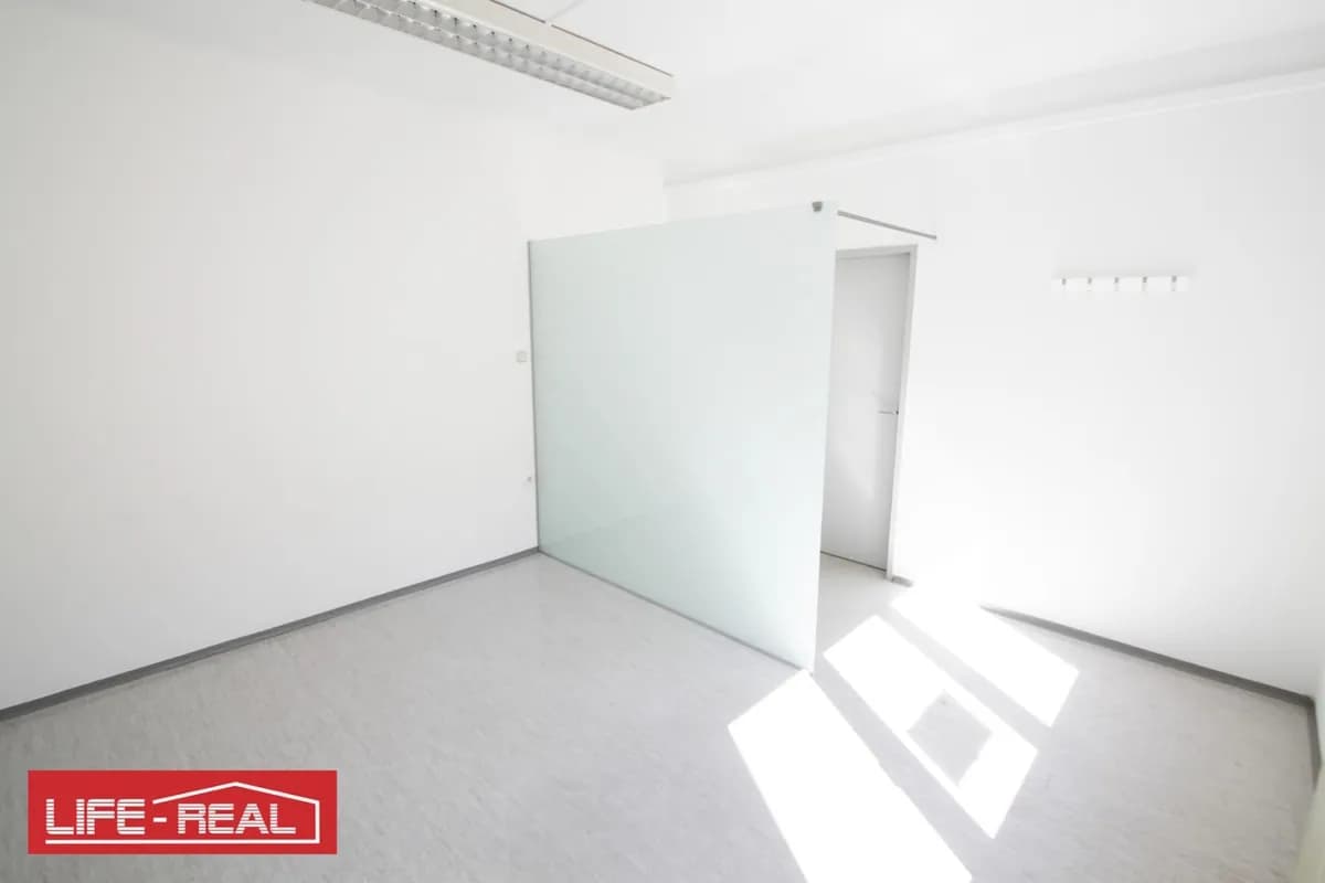 3-Zimmer-Gewerbeimmobilie mieten in Linz – 92 m², € 1.004 – Bild 4 von 9