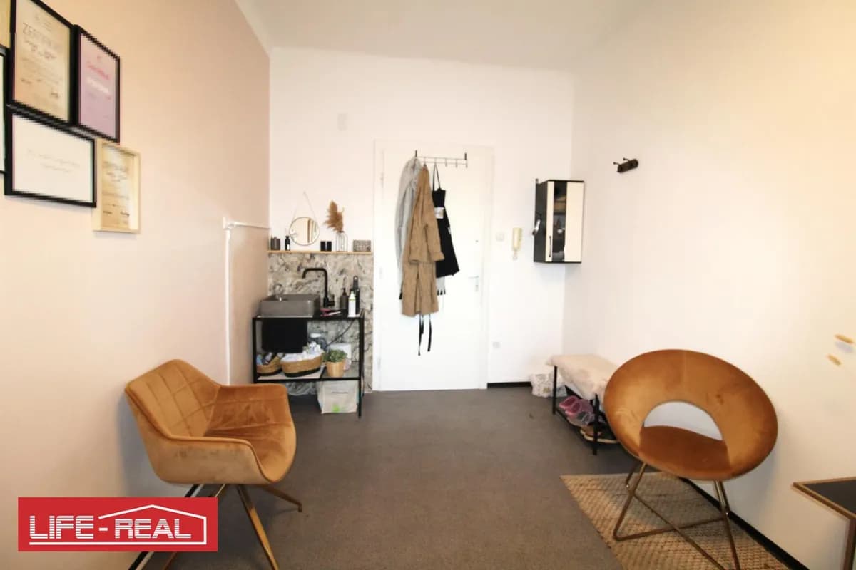 1-Zimmer-Gewerbeimmobilie mieten in Linz – 18 m², € 167 – Bild 2 von 4