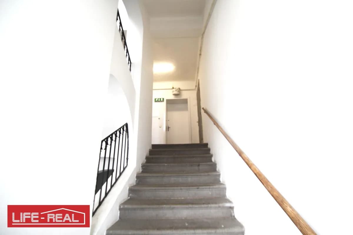 1-Zimmer-Gewerbeimmobilie mieten in Linz – 18 m², € 167 – Bild 3 von 4