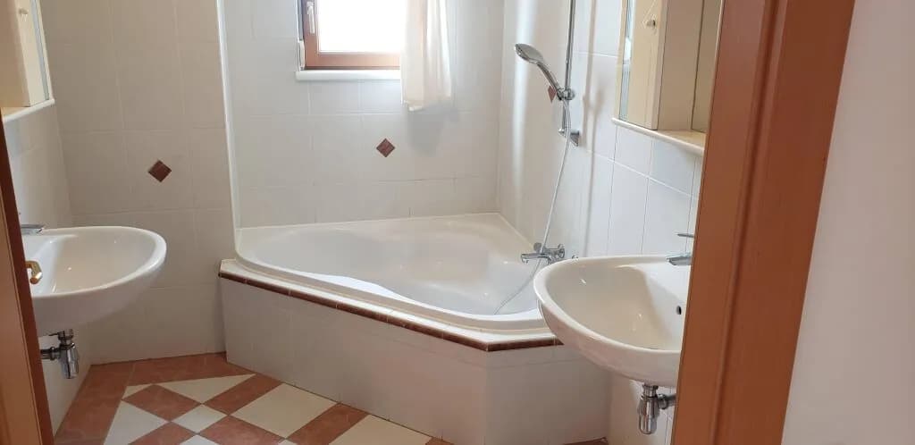 5-Zimmer-Haus mieten in Wien – 155 m², € 2.200 – Bild 7 von 14