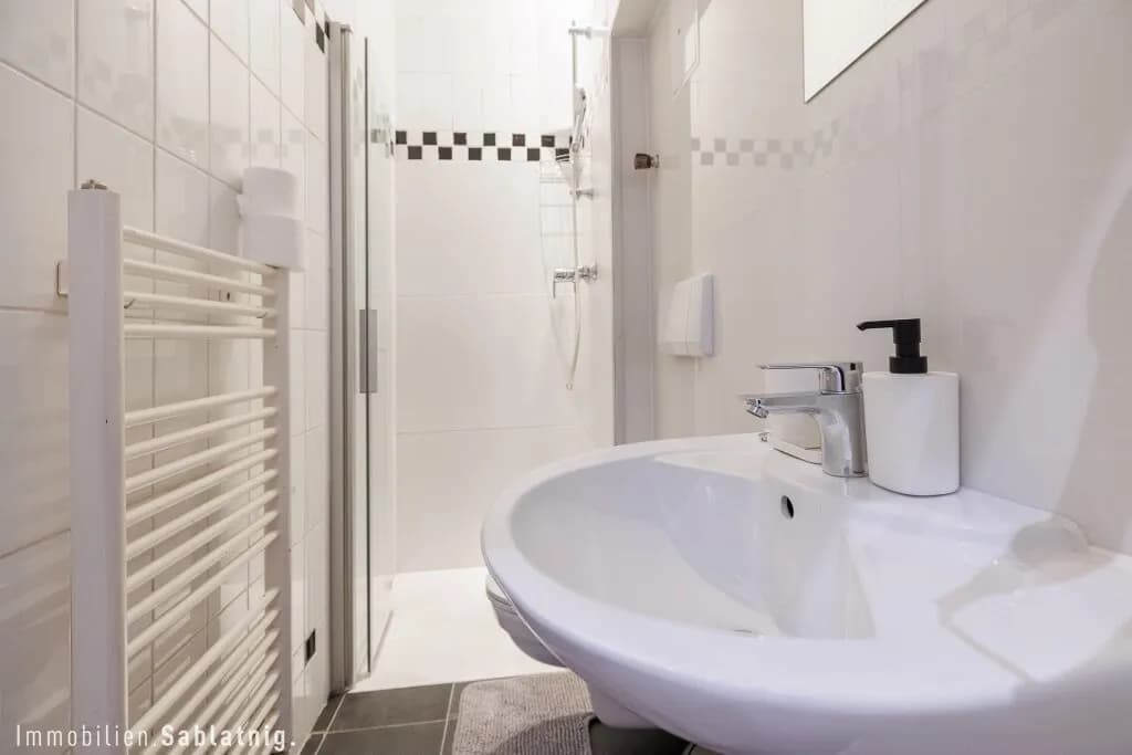 10-Zimmer-Gewerbeimmobilie mieten in Wien – 173 m², € 3.982 – Bild 95 von 150