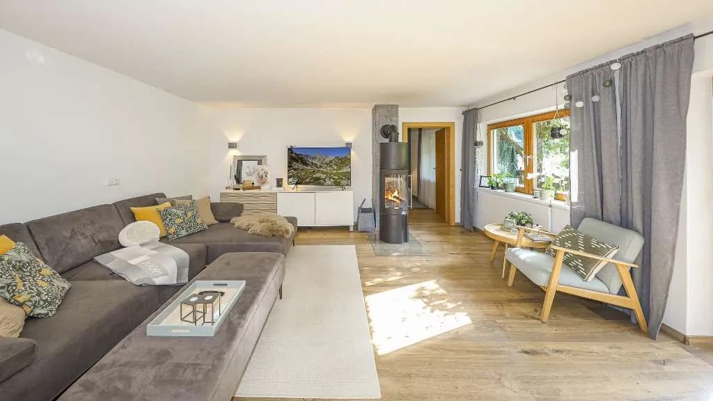 7-Zimmer-Gewerbeimmobilie kaufen in Kitzbühel – 238,9 m², € 1.390.000 – Bild 2 von 33
