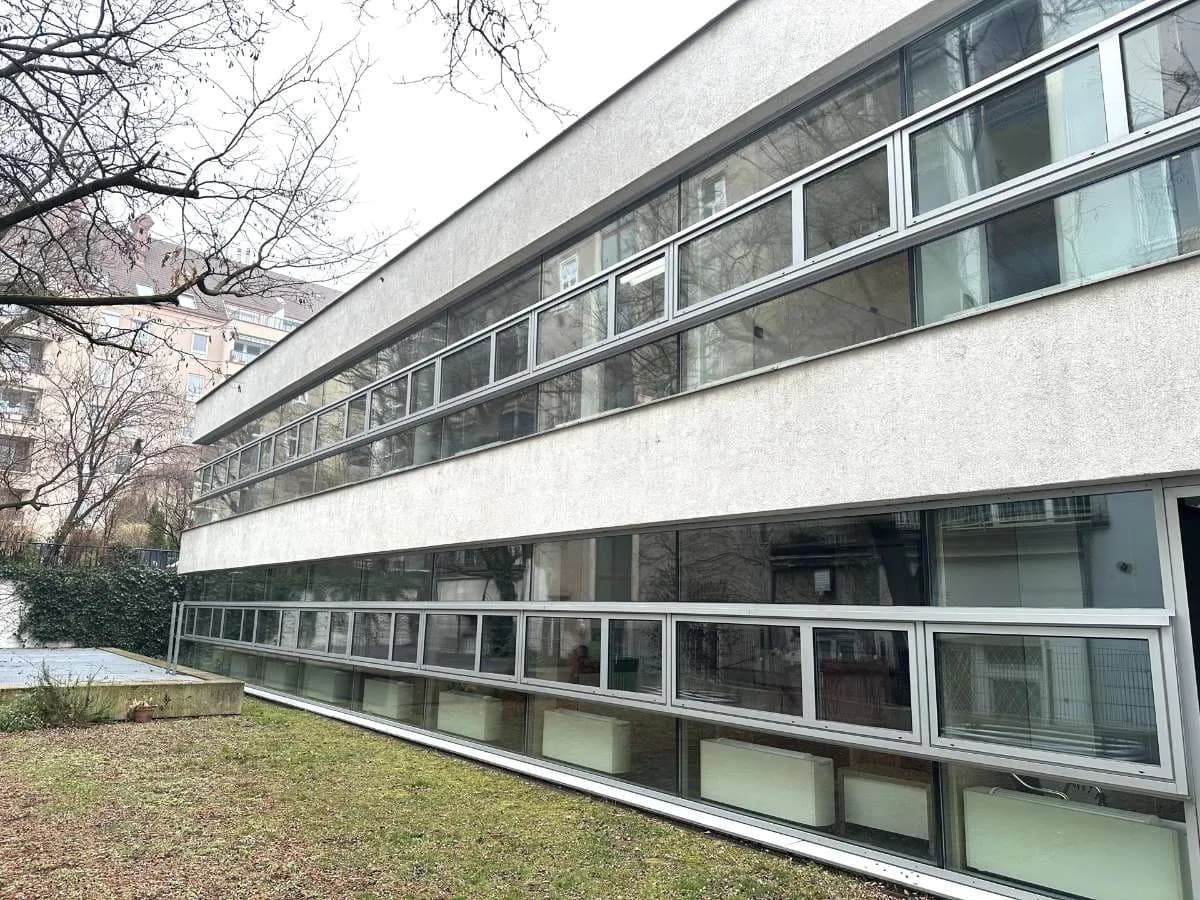 Gewerbeimmobilie mieten in Wien – 308 m², € 13