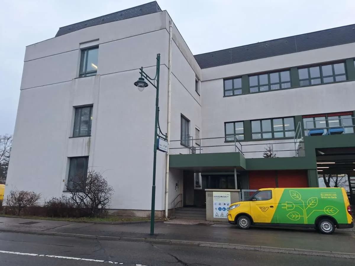 5-Zimmer-Gewerbeimmobilie mieten in Mödling – 253 m², € 2.802