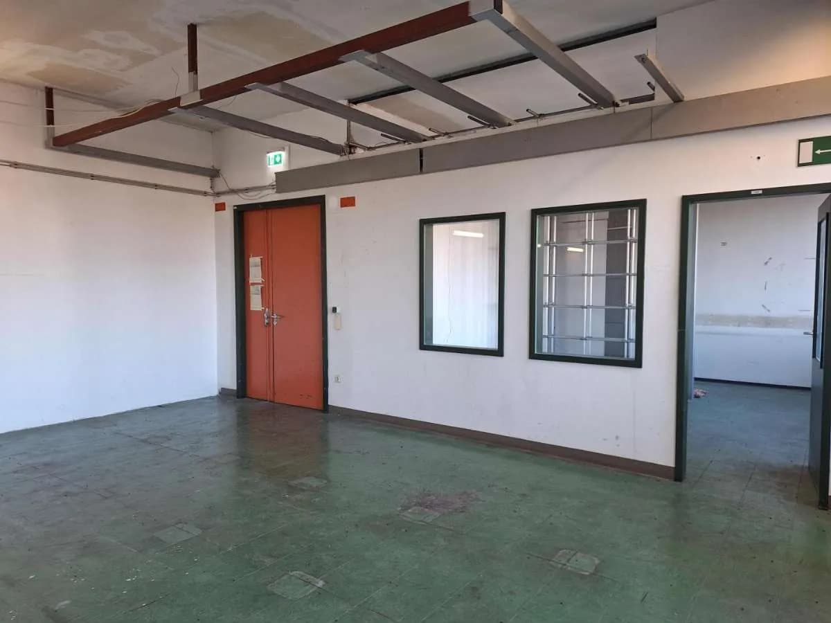 5-Zimmer-Gewerbeimmobilie mieten in Mödling – 253 m², € 2.802 – Bild 2 von 5