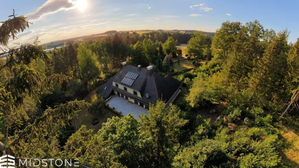 9-Zimmer-Haus mieten in Gmünd – 719 m², € 2.980